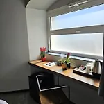 Binario1 לינה וארוחת בוקר 4*