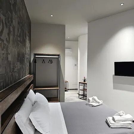 Binario1 فندق مبيت وإفطار 4*