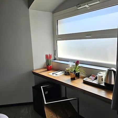 Binario1 فندق مبيت وإفطار 4*