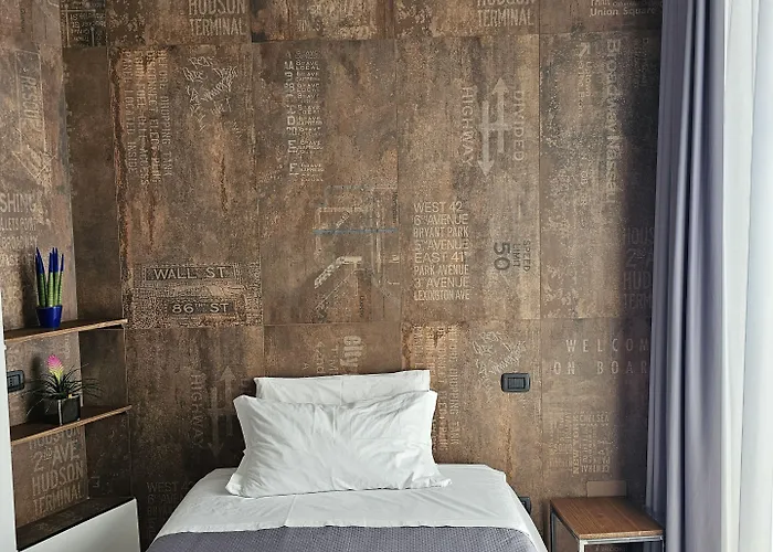 Binario1 فندق مبيت وإفطار 4*